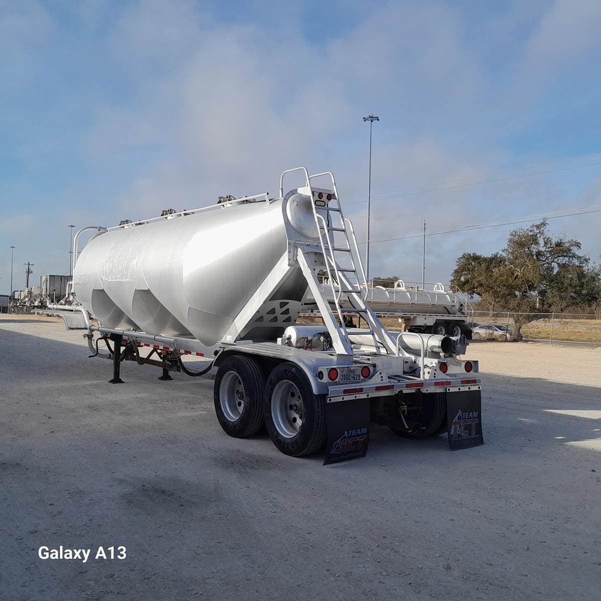2015 Trail King APB1033 Dry Bulk / Pneumatic Tank Trailer