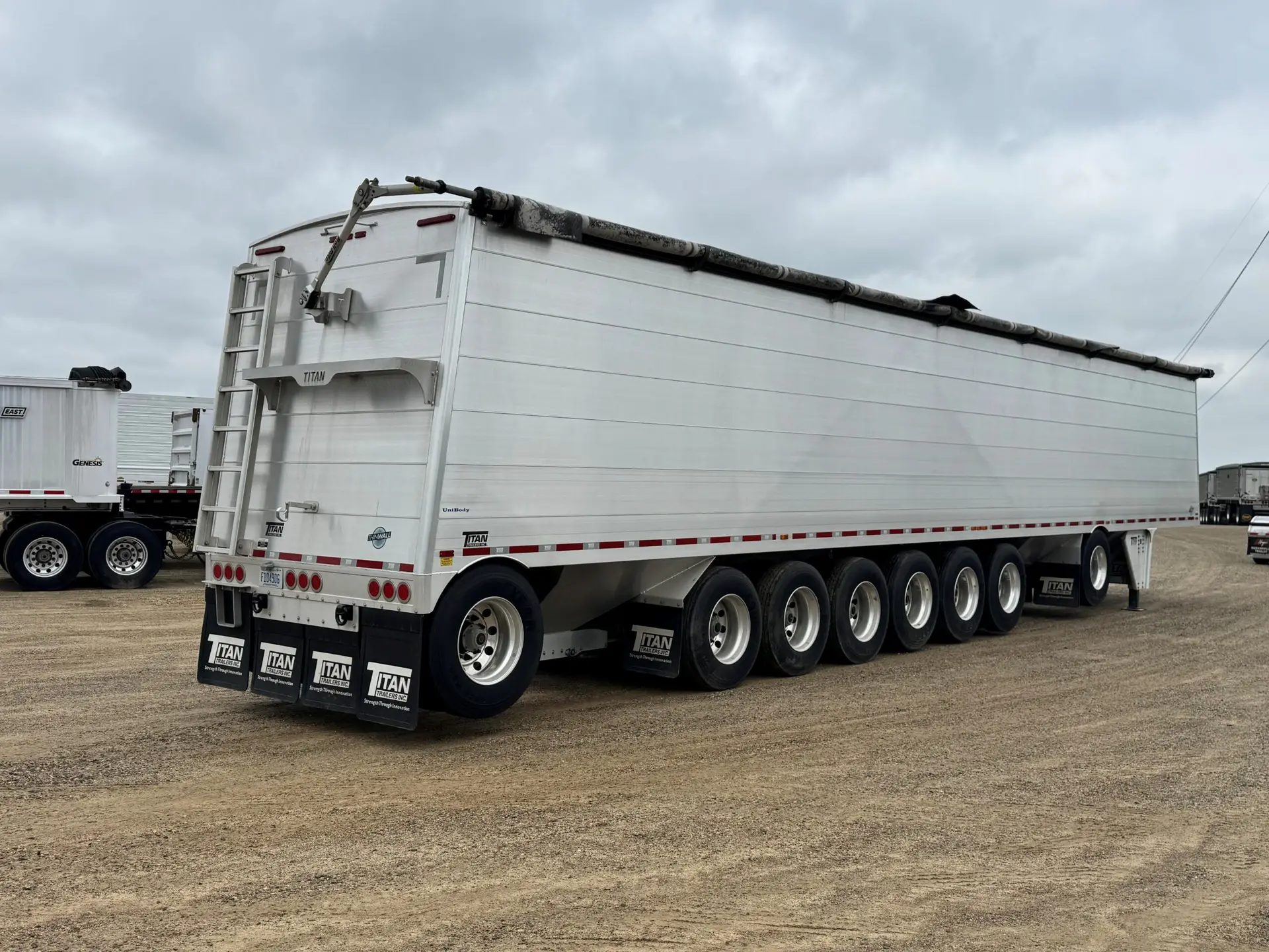 2025 Titan Hopper 53' 8-Axle Trailer