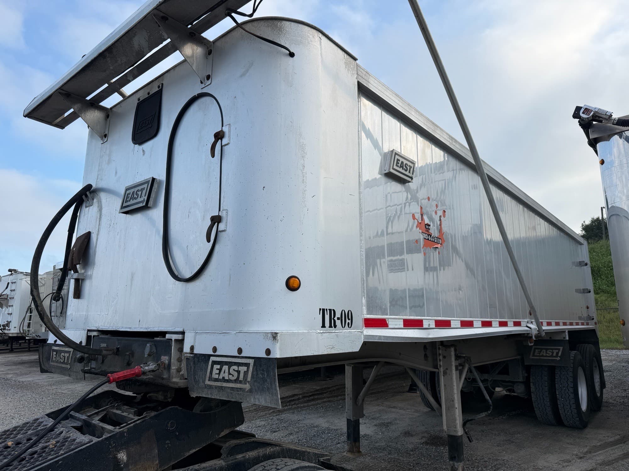 2017 East Genesis 28ft x 96in Frame Dump Trailer
