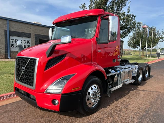 2022 Volvo VNR 300
