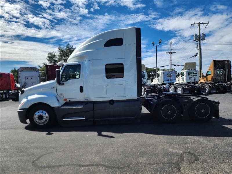 2021 International LT625