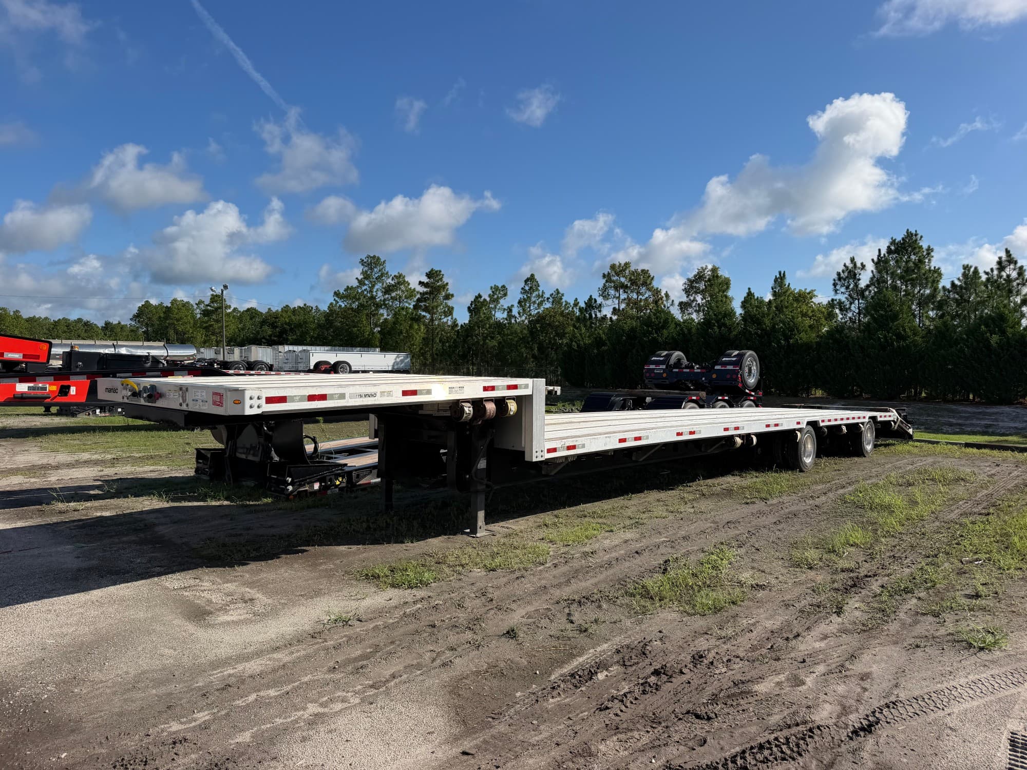 2021 Manac 53' x 102" Combo Drop Deck Flatbed Trailer with Rear Ramps