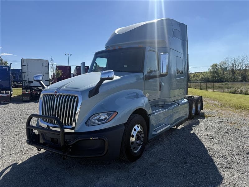 2022 International LT625