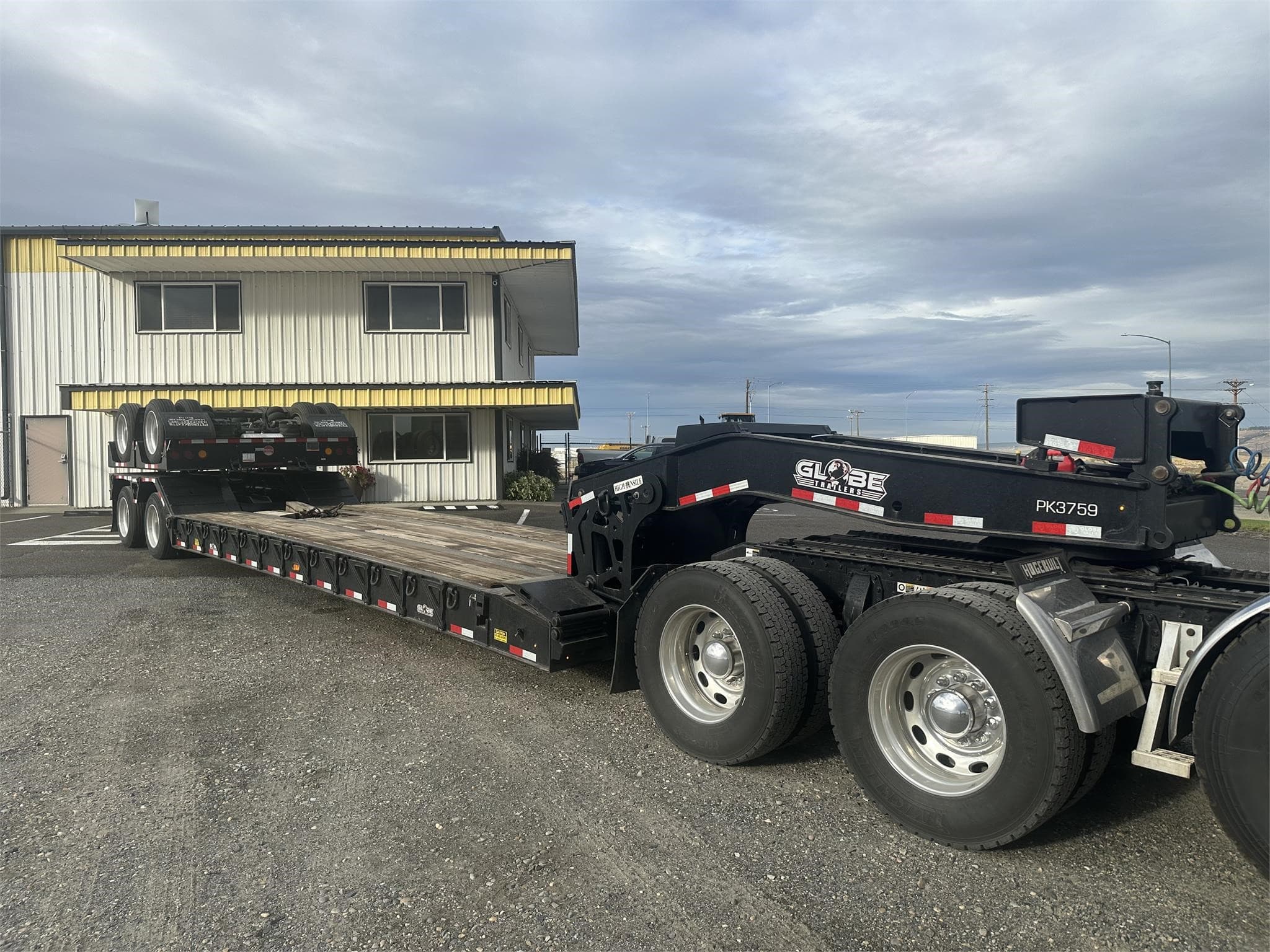 2022 Globe GTBN552-48-24-HGG Trailer