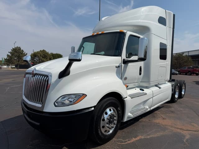 2022 International LT625