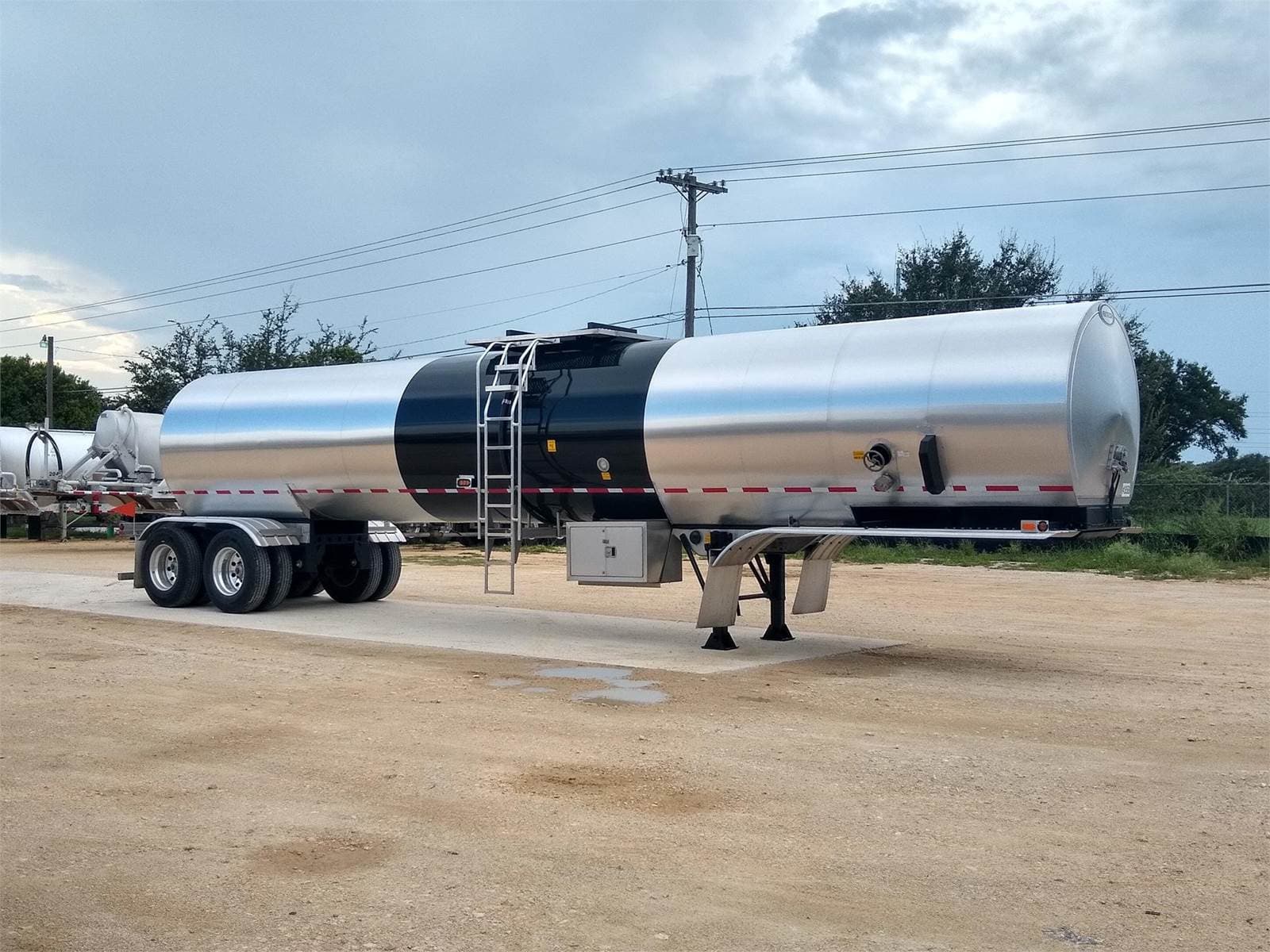 2026 Retesa Tandem Axle Mild Steel Asphalt / Hot Oil Tank Trailer - Air Ride, Fixed Axle