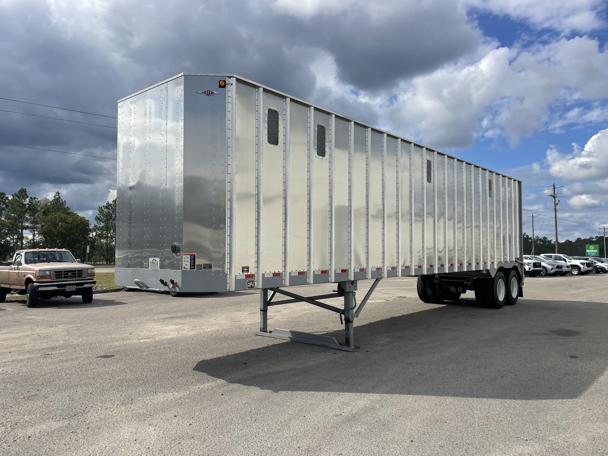 2027 ITI 42ft x 102in x 13ft6in Closed Top Chip Trailer