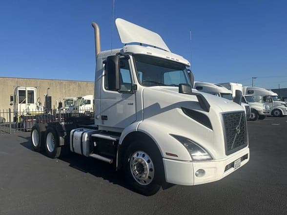 2019 Volvo VNR64T300 Truck