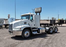 2018 Mack CXU613 Day Cab Truck