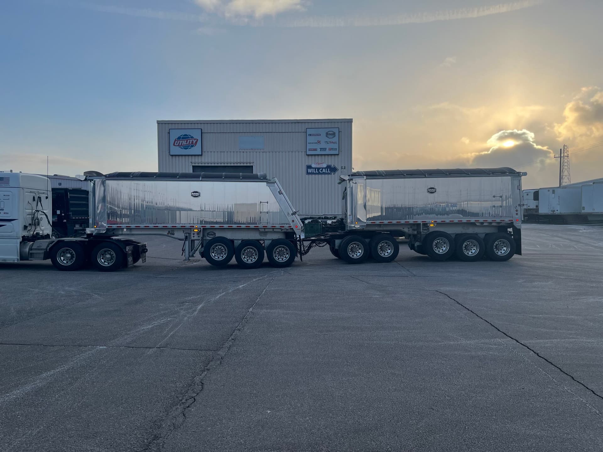 2027 MAC Aluminum Dump | Triple 10 | PLUS