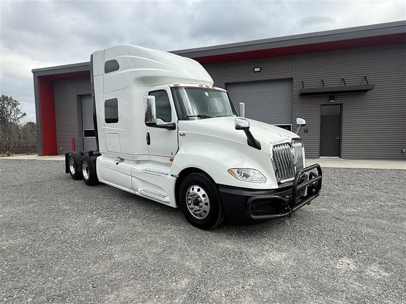 2022 International LT625