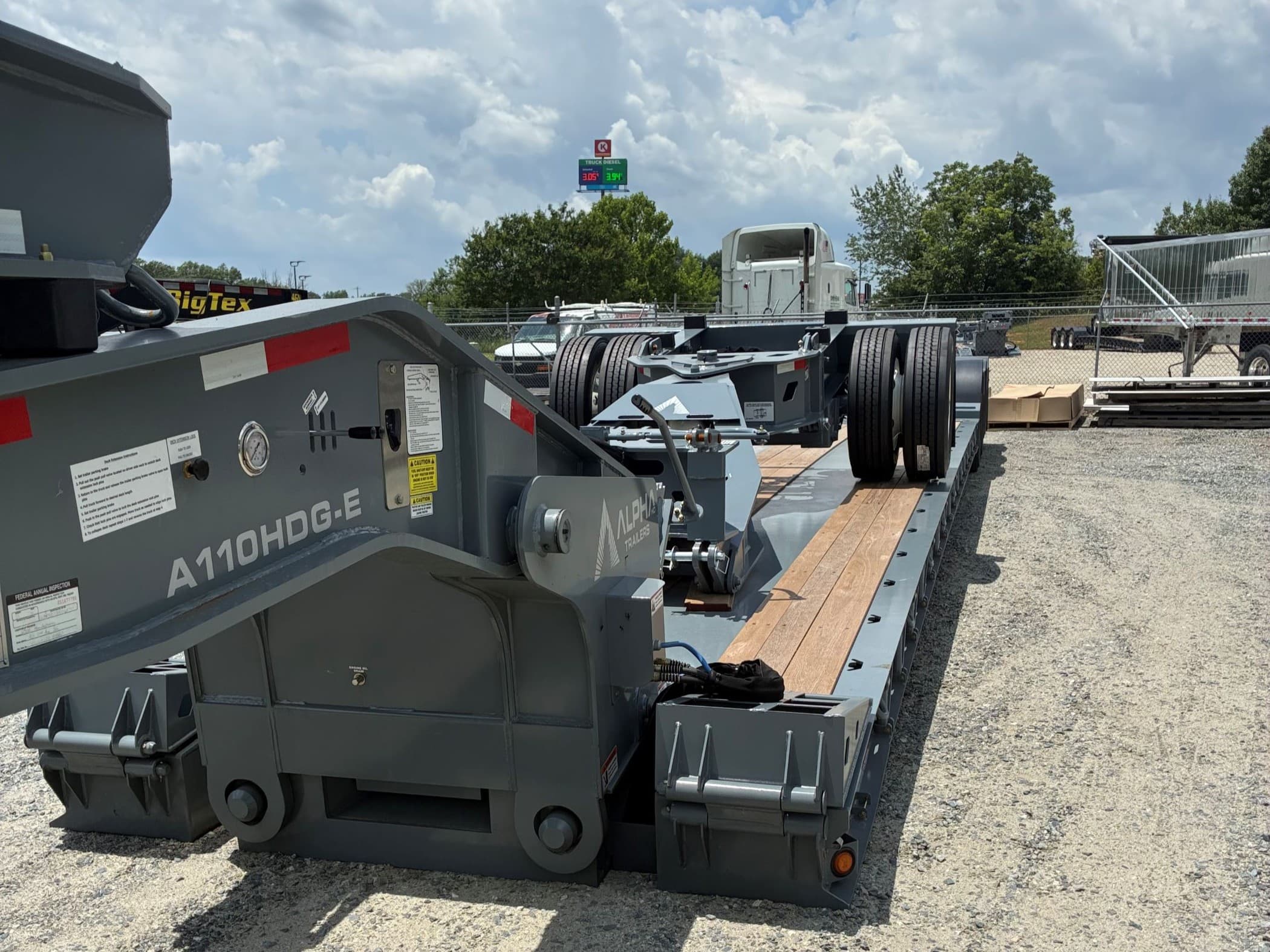 2027 Alpha HD 53' x 102" 55 Ton Hydraulic RGN Extendable Lowboy