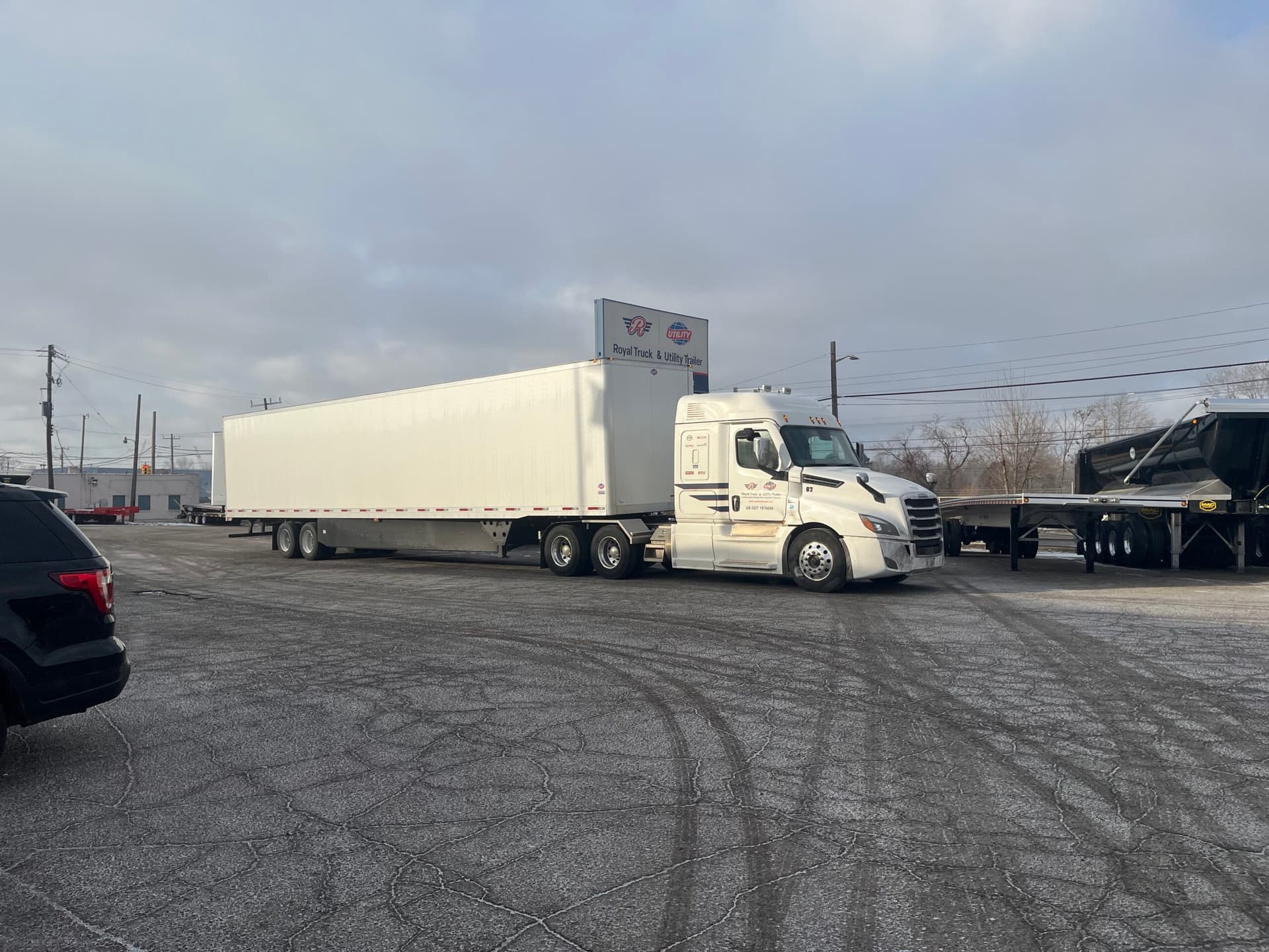 2027 Utility Dry Van | Royal STANDARD