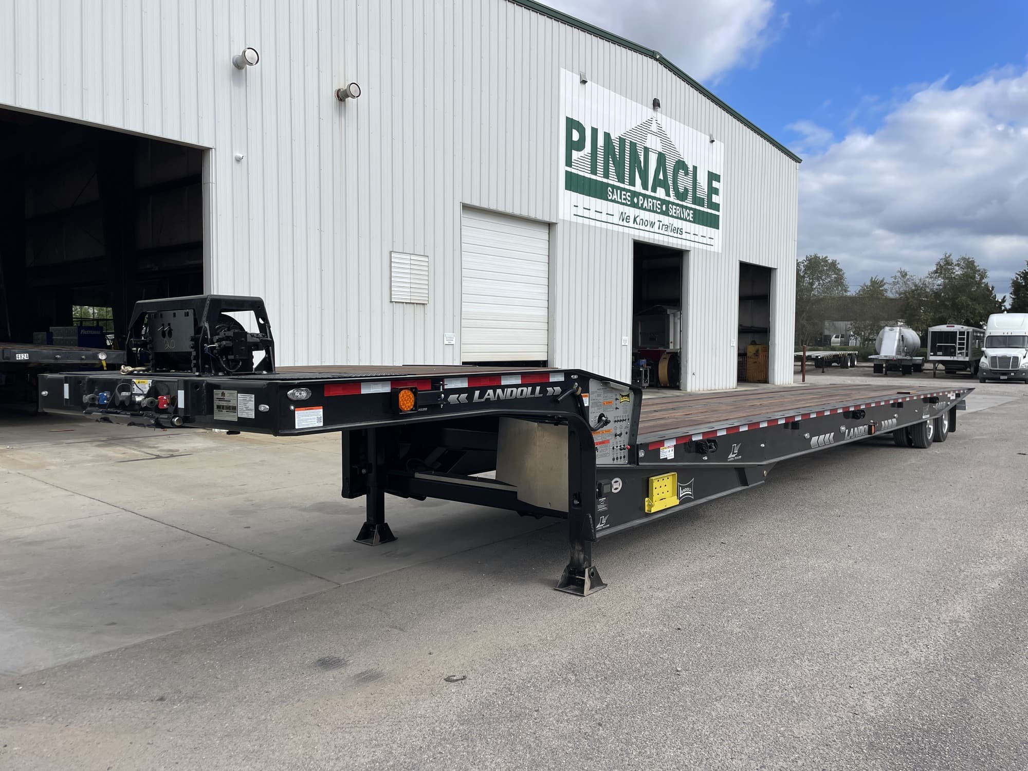 2027 Landoll 440B-53 53ft 40 Ton Traveling Axle Lowboy