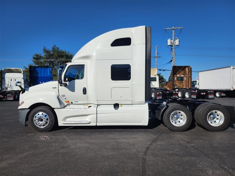 2022 International LT625