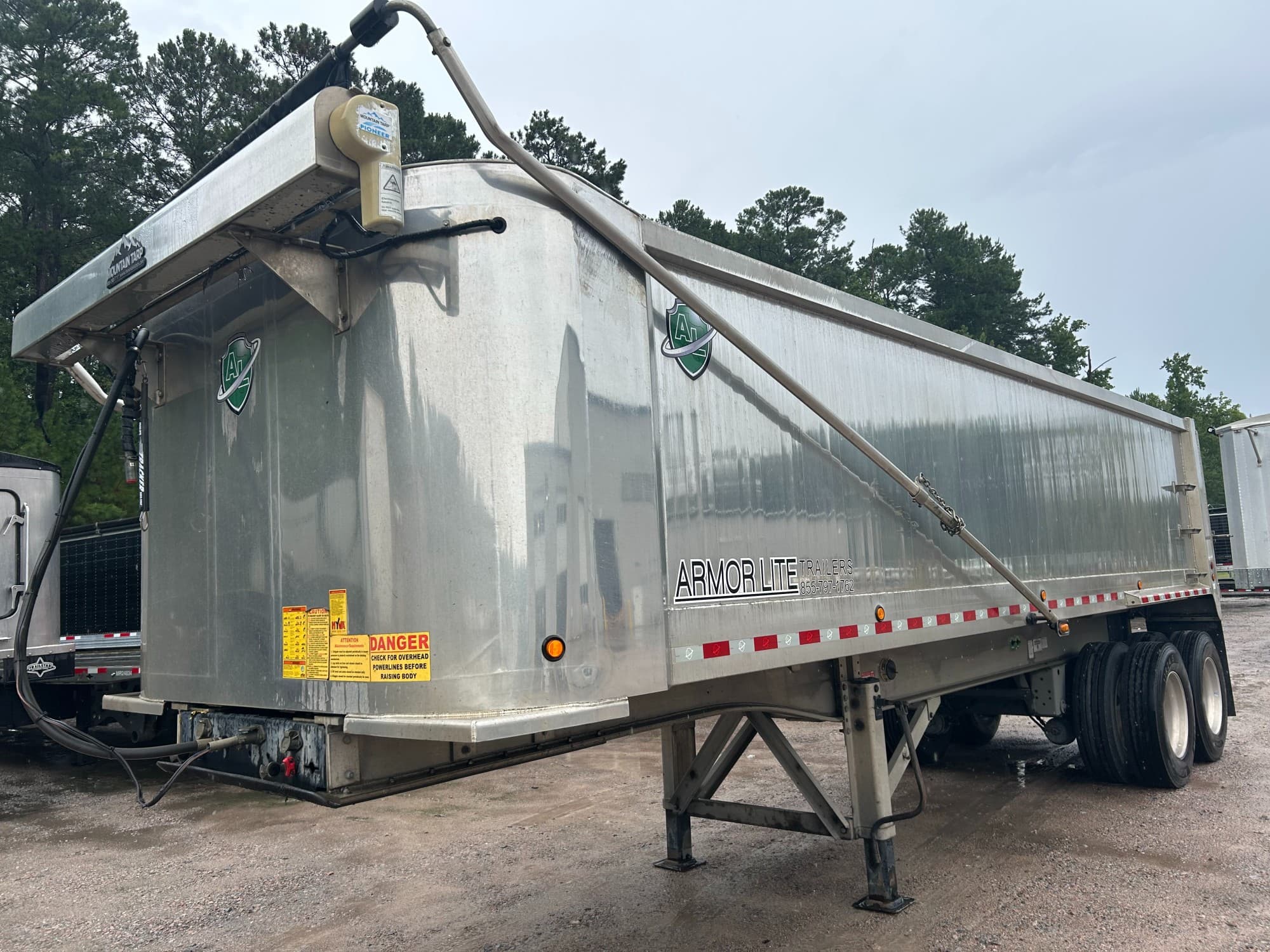 2024 Armor Lite 28ft Smooth Side Dump Trailer