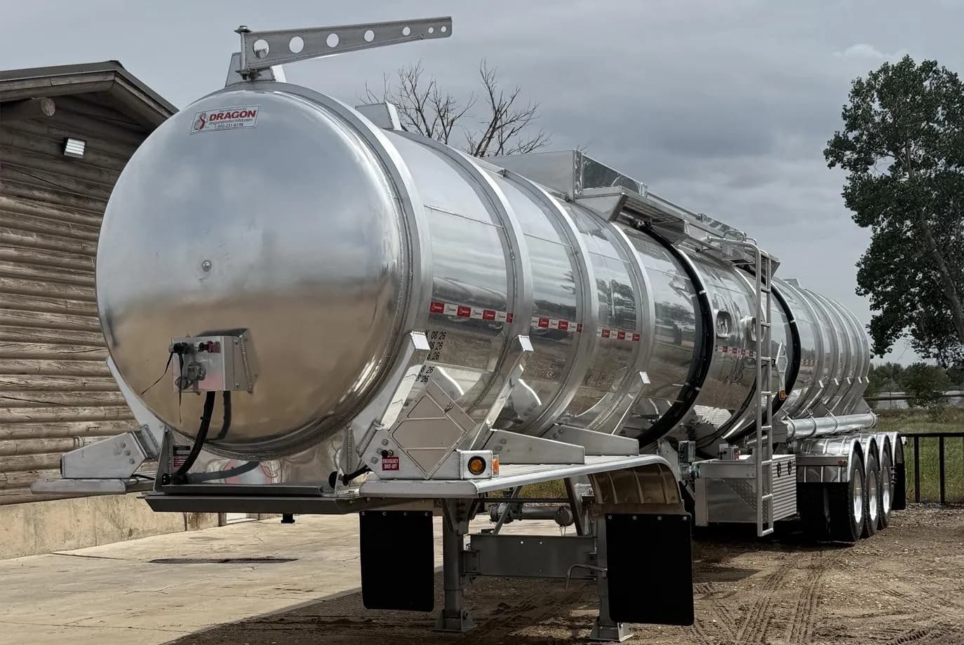 2026 Dragon 11000 DC CRUDE Tanks & Pneumatic