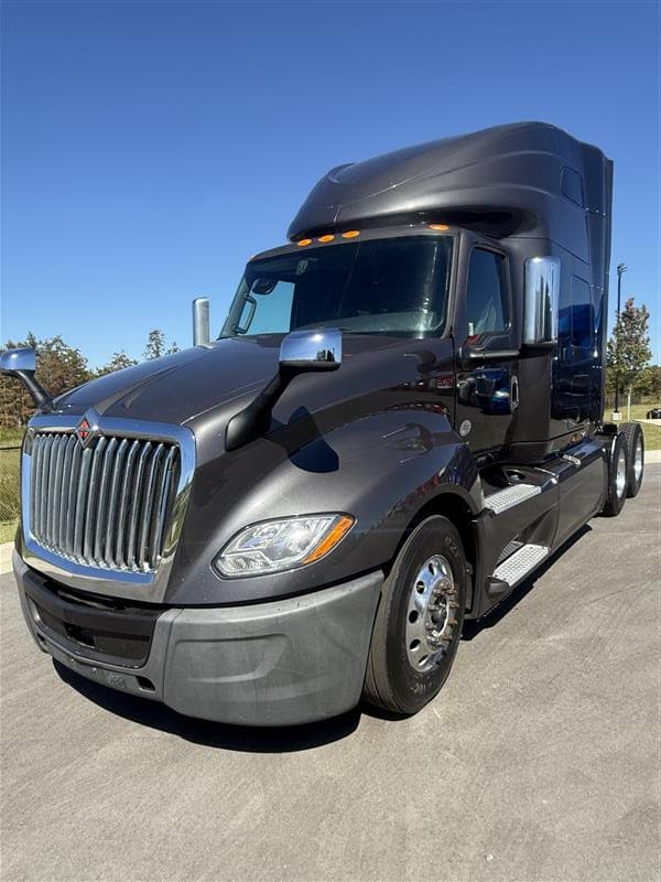2021 International LT625