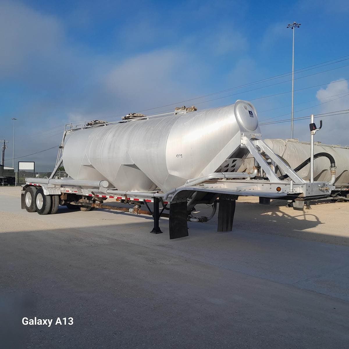 2013 Trail King APB1033 Dry Bulk / Pneumatic Tank Trailer