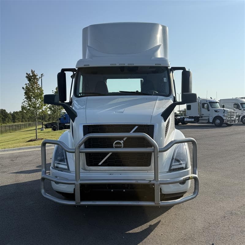 2023 Volvo VNR64T Day Cab