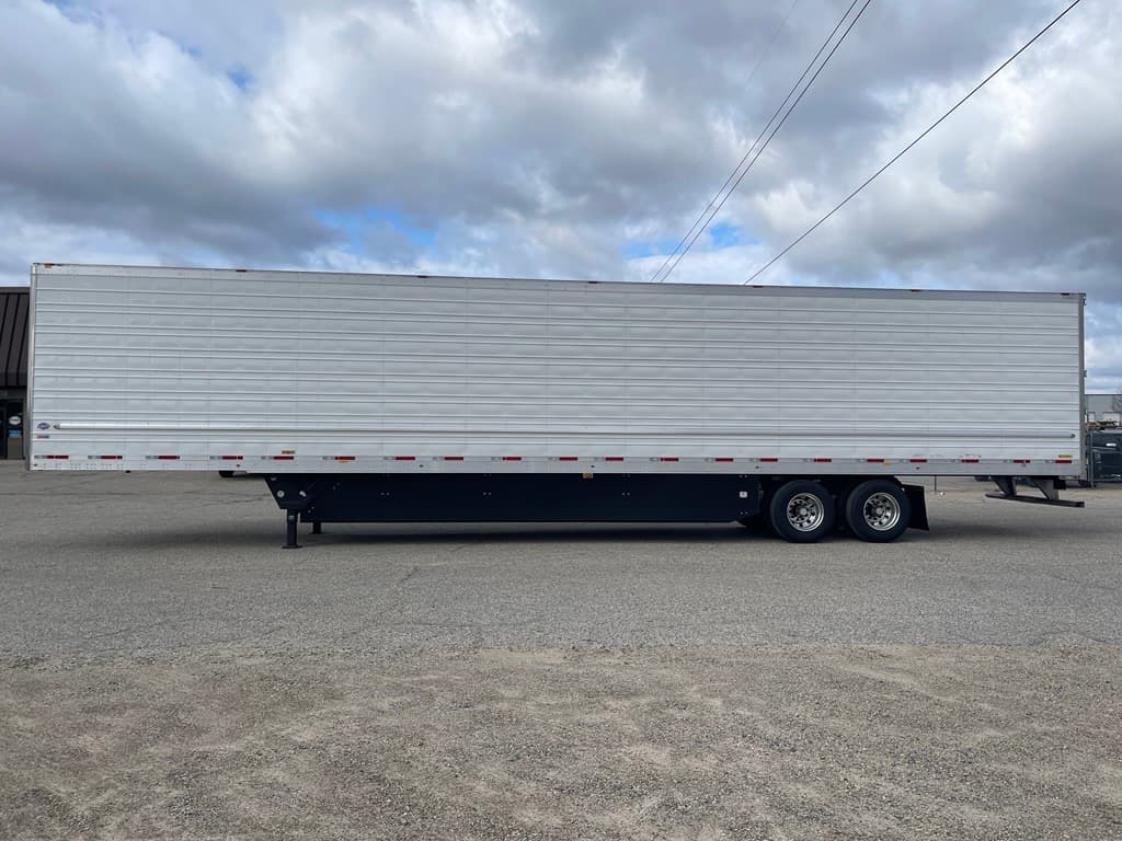 2027 Utility Reefer | Royal PLUS