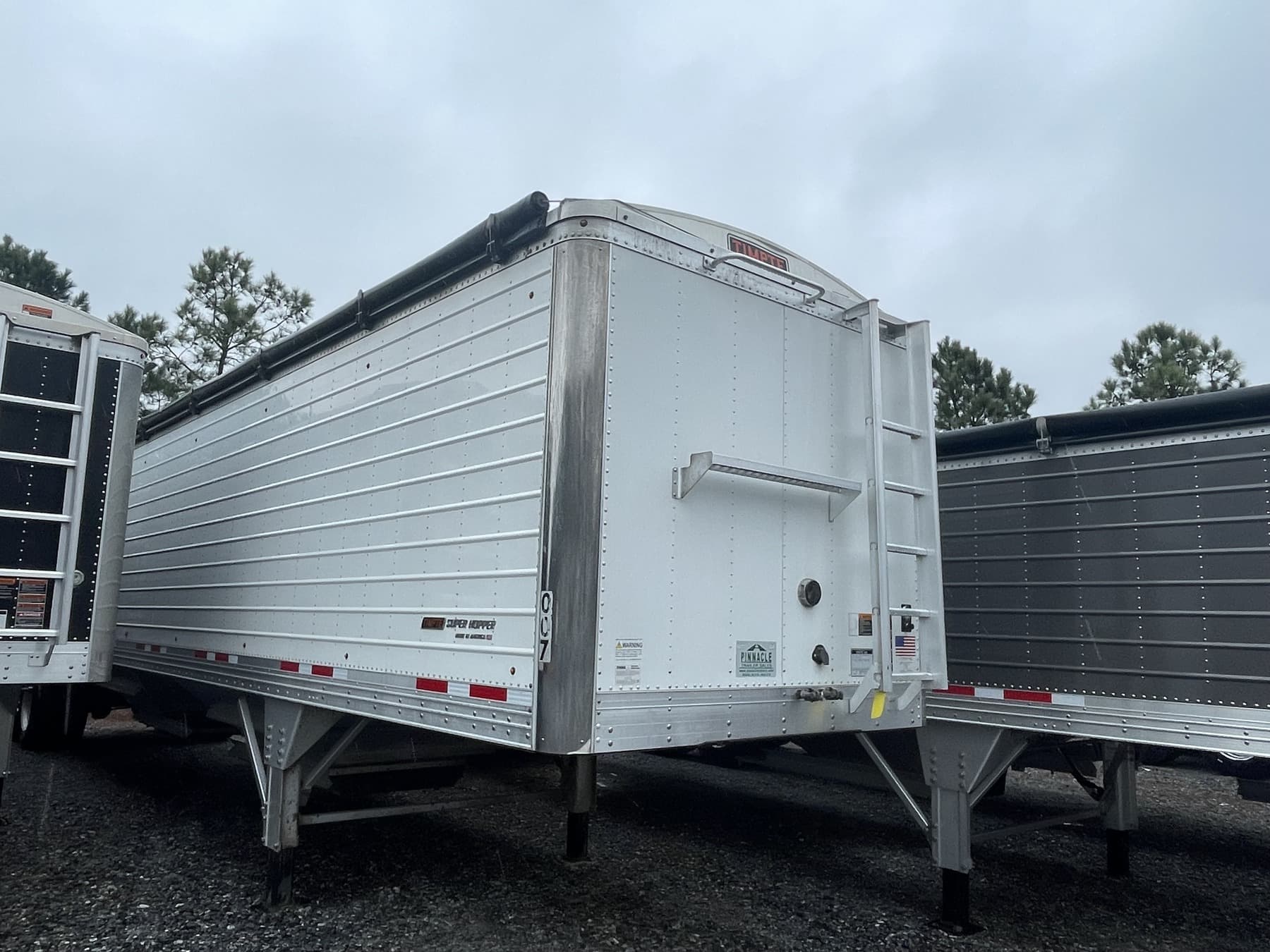 2023 Timpte 42ft x 96in x 84in White Hopper Bottom Trailer