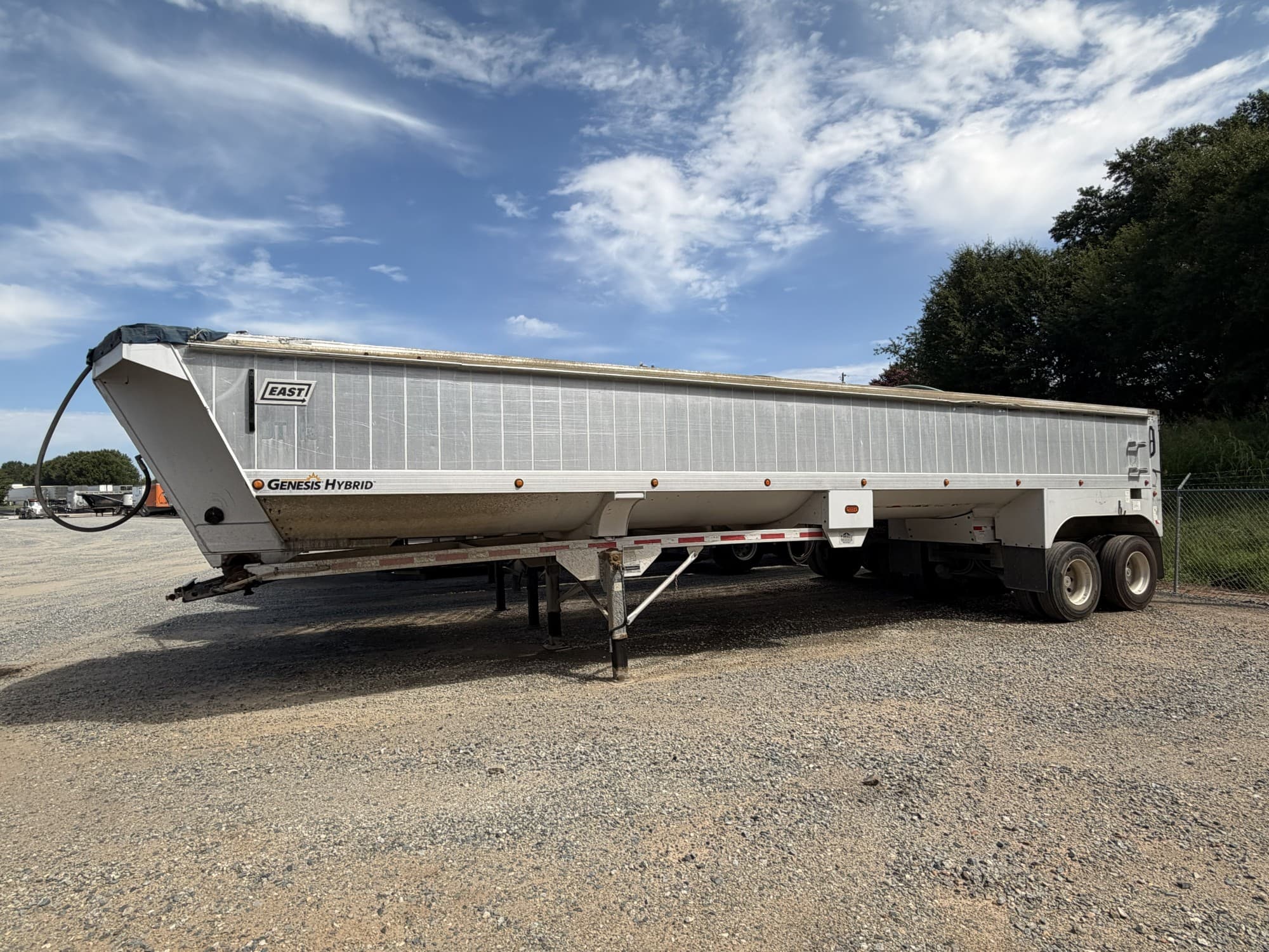2013 East 39ft x 102in x 60in Frameless Hybrid Dump Trailer