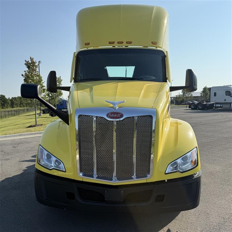 2023 Peterbilt 579