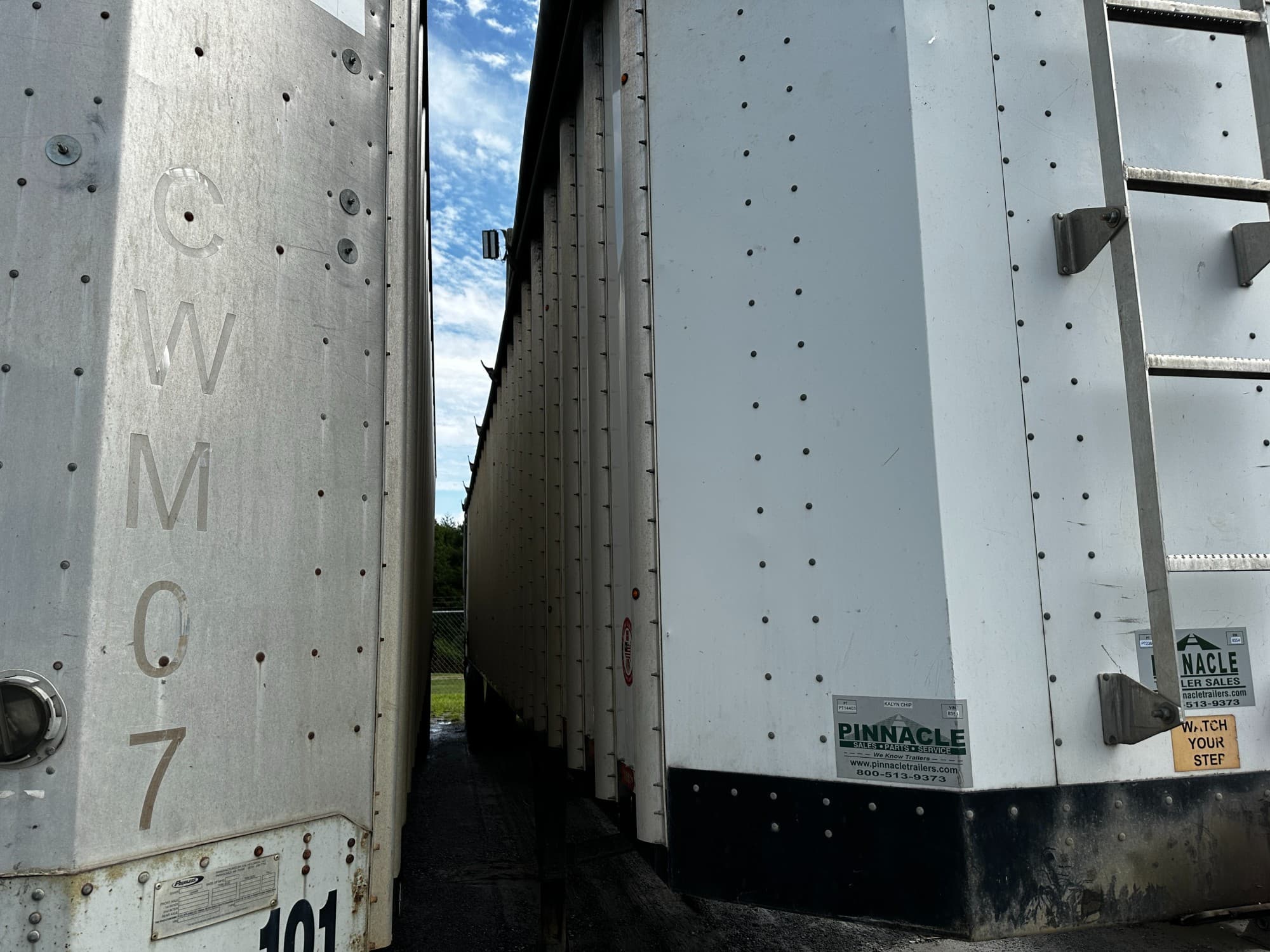 2021 Kalyn Siebert 45' x 102" x 13' Live Floor Chip Trailer