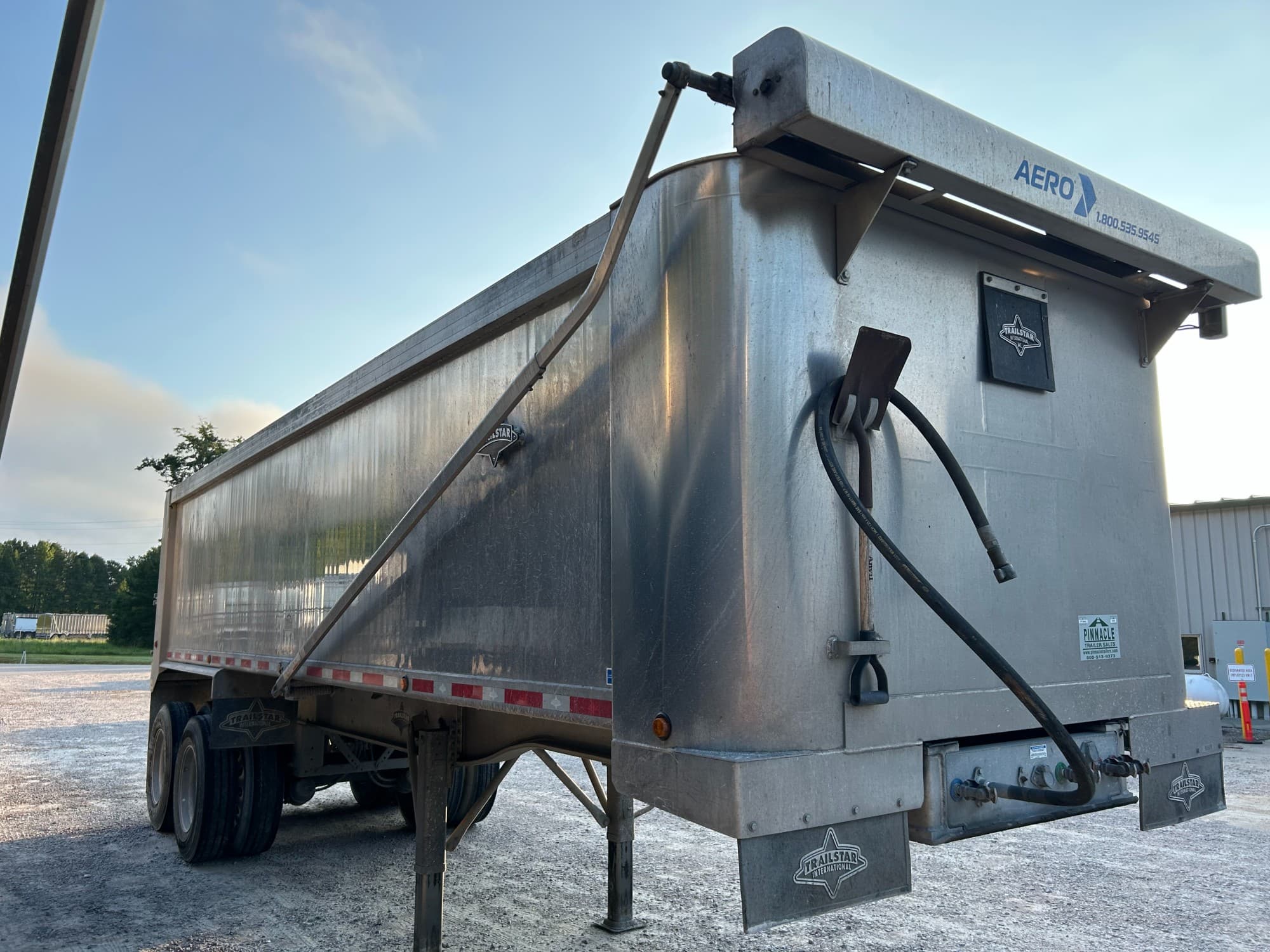 2025 Trailstar 28ft x 96in x 60in Smooth Side Dump Trailer