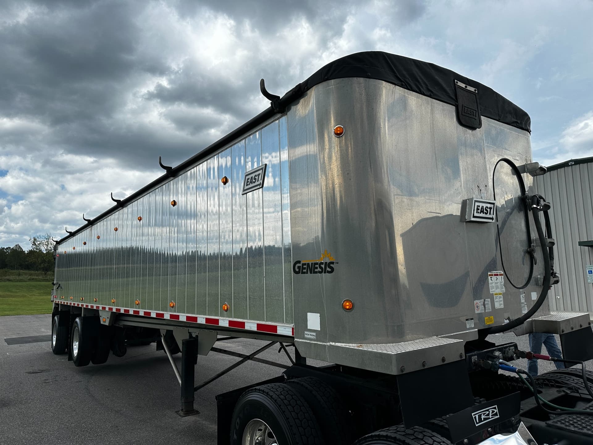 2015 East Genesis 40ft Frameless Dump Trailer