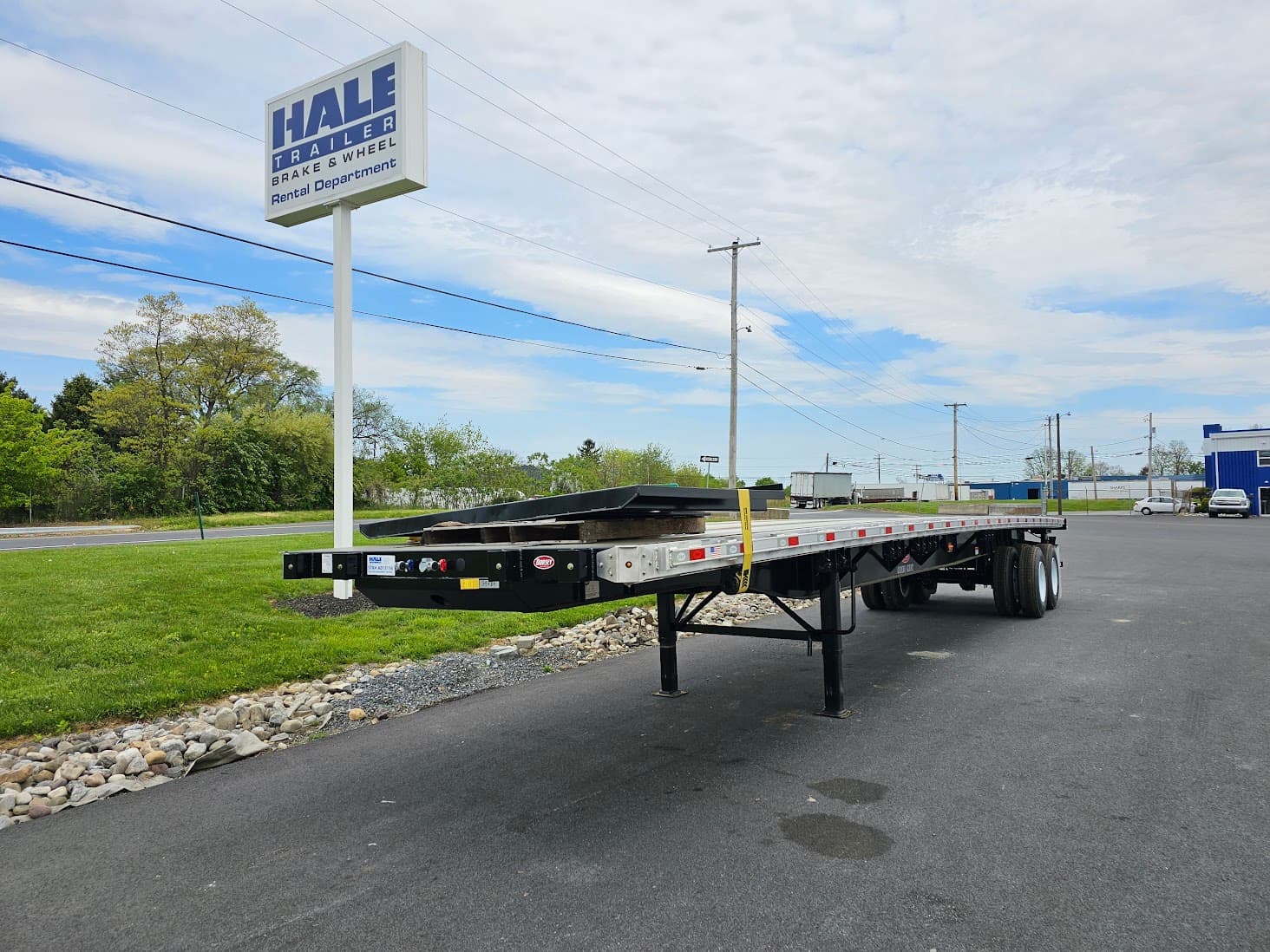 DORSEY Flatbed with Forklift Kit