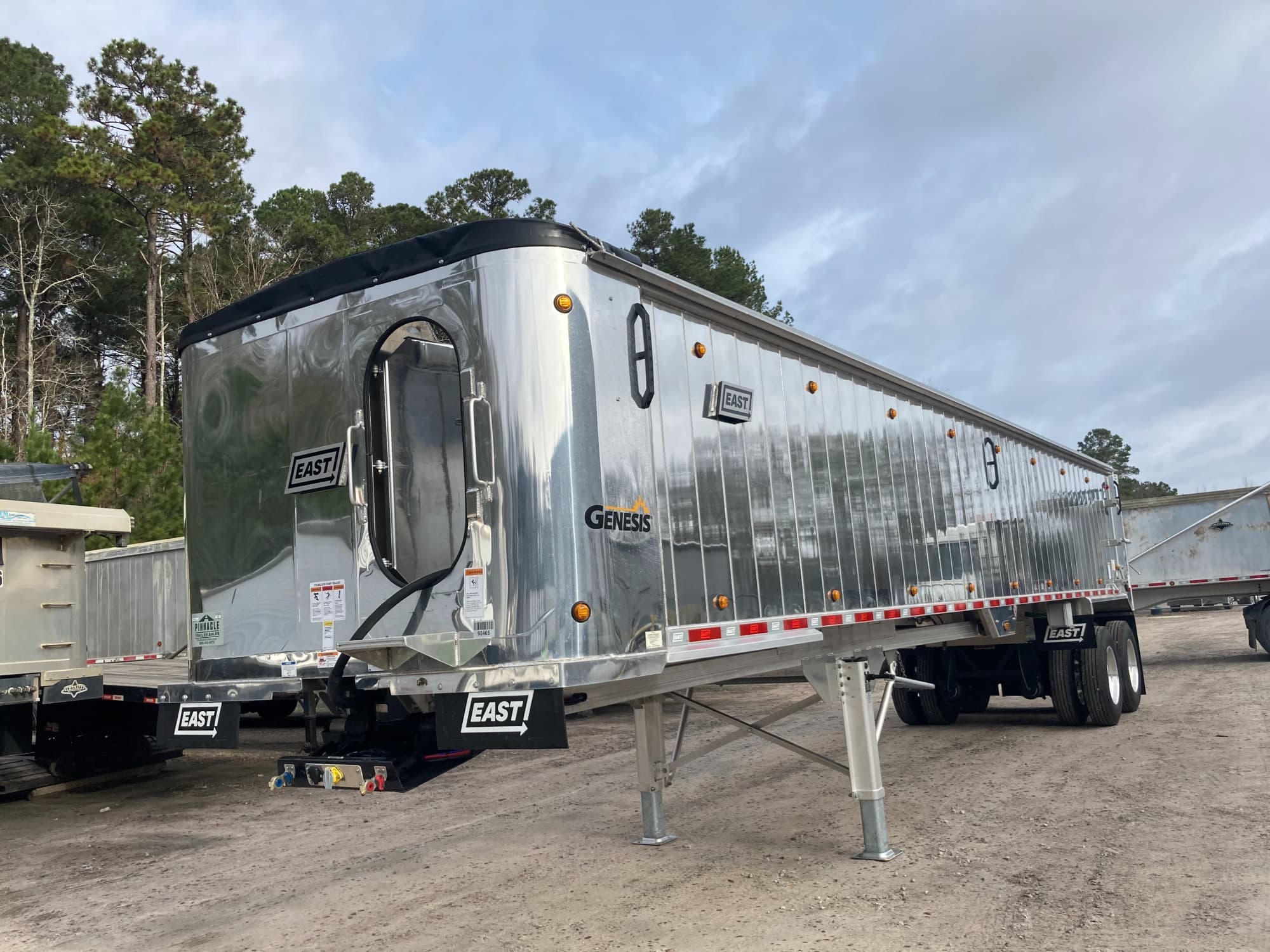 2027 East 39ft x 96in x 60in Frameless Genesis Dump Trailer