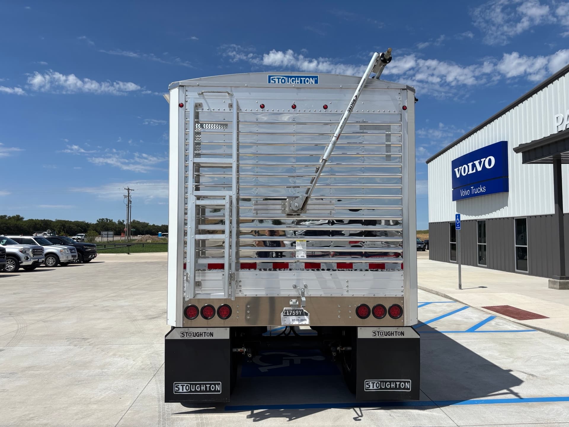 2026 Stoughton 43' Alum Grain Hopper - 80" Corrugated Sidewalls - White