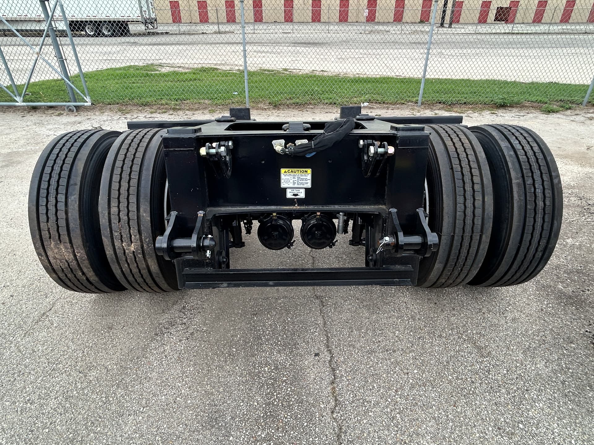 2025 LOAD KING FL241/2-43-60 (Intermediate Flip Axle) - 60 Ton-9' Wide