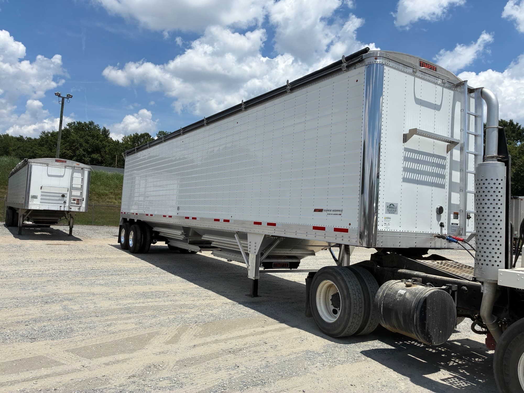 2027 Timpte 43ft x 102in Hopper Bottom Trailer