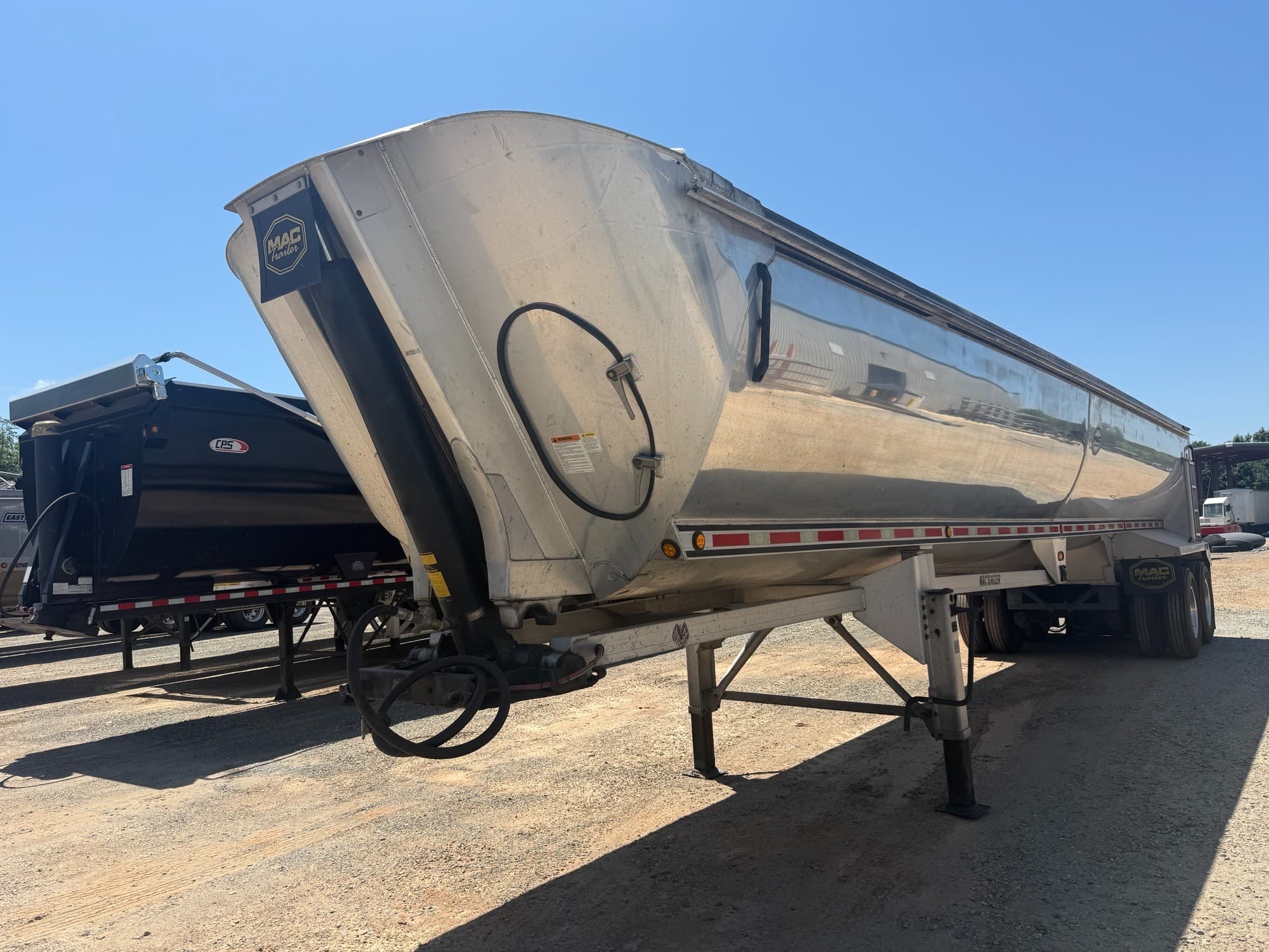 2021 Mac Trailer Mfg 39' x 96" x 60" Frameless Half Round Dump
