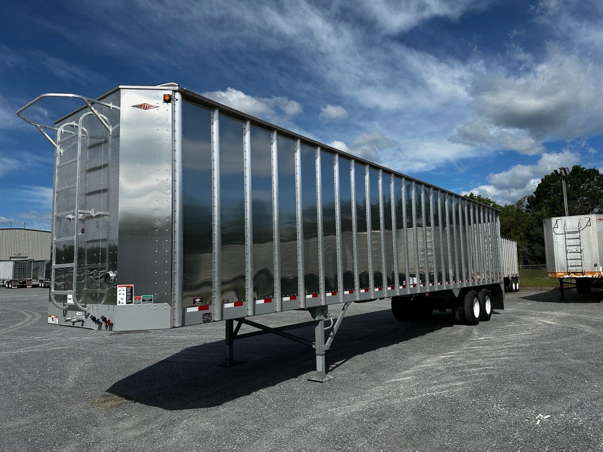 2026 ITI 48x102x13 Live Floor Chip Trailer