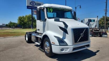 2019 Volvo VNR42T300 Truck