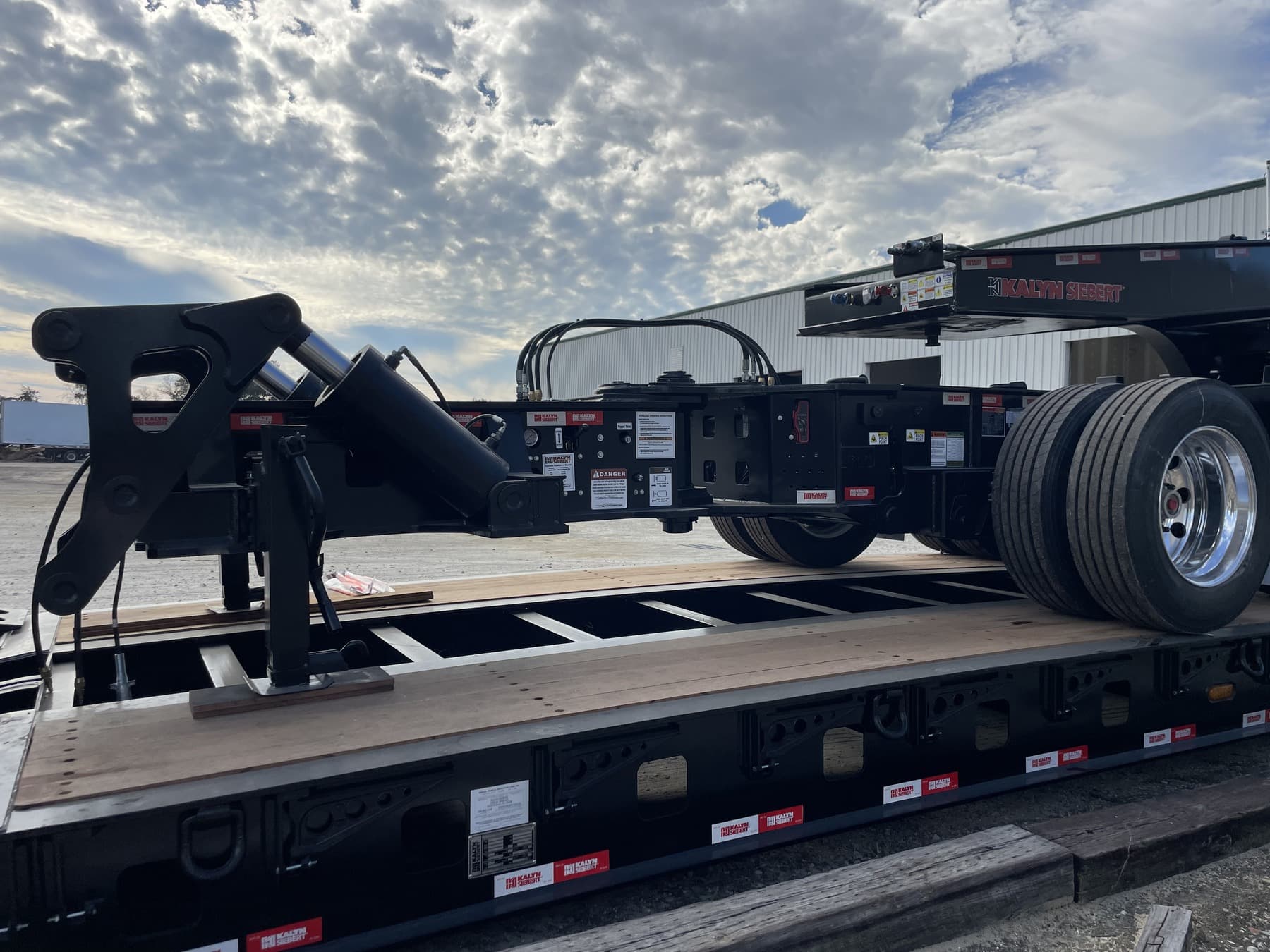 2028 Kalyn Siebert 65 Ton Lowboy Trailer
