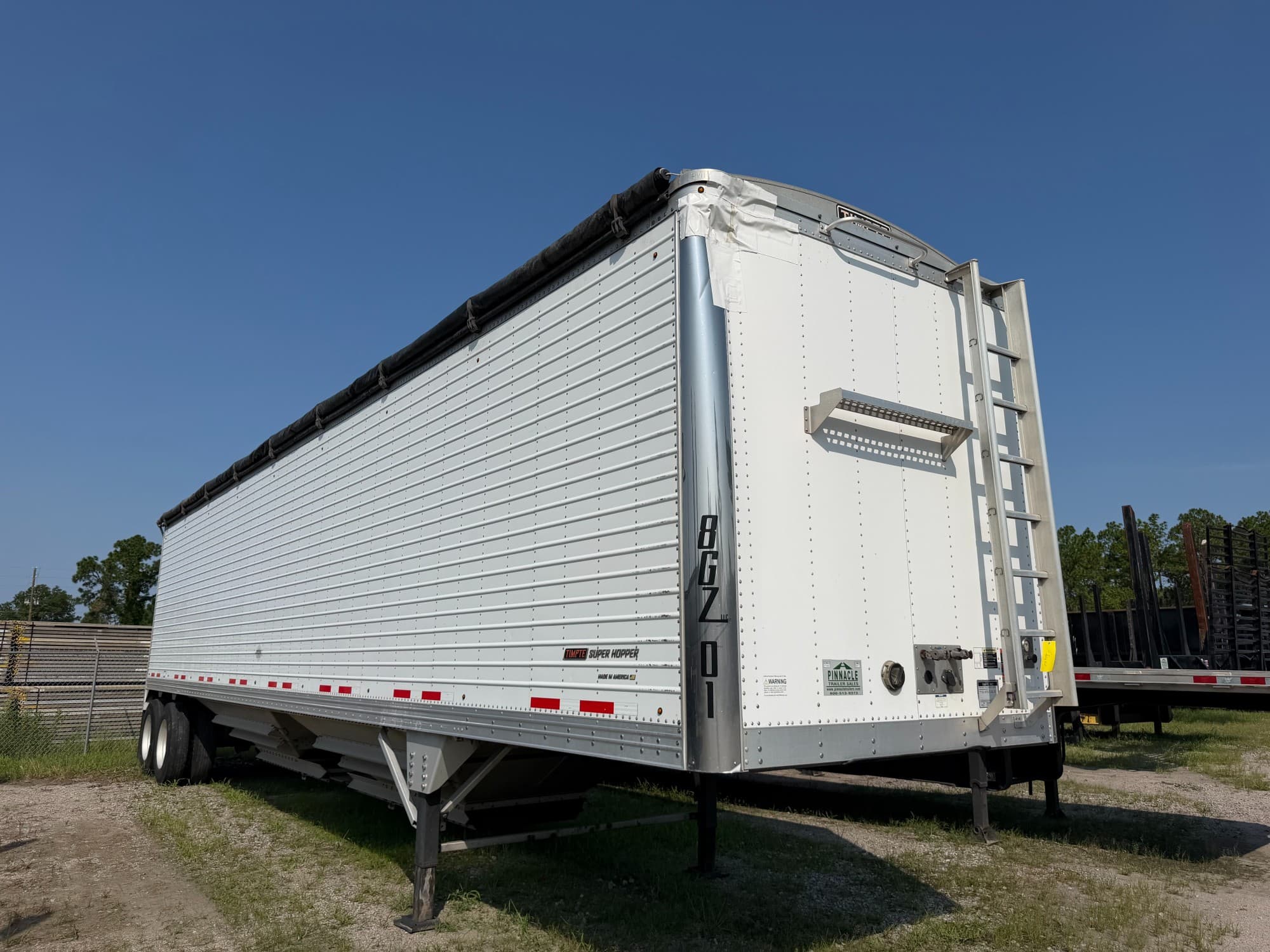 2025 Timpte 43ft x 102in White Hopper Bottom Trailer
