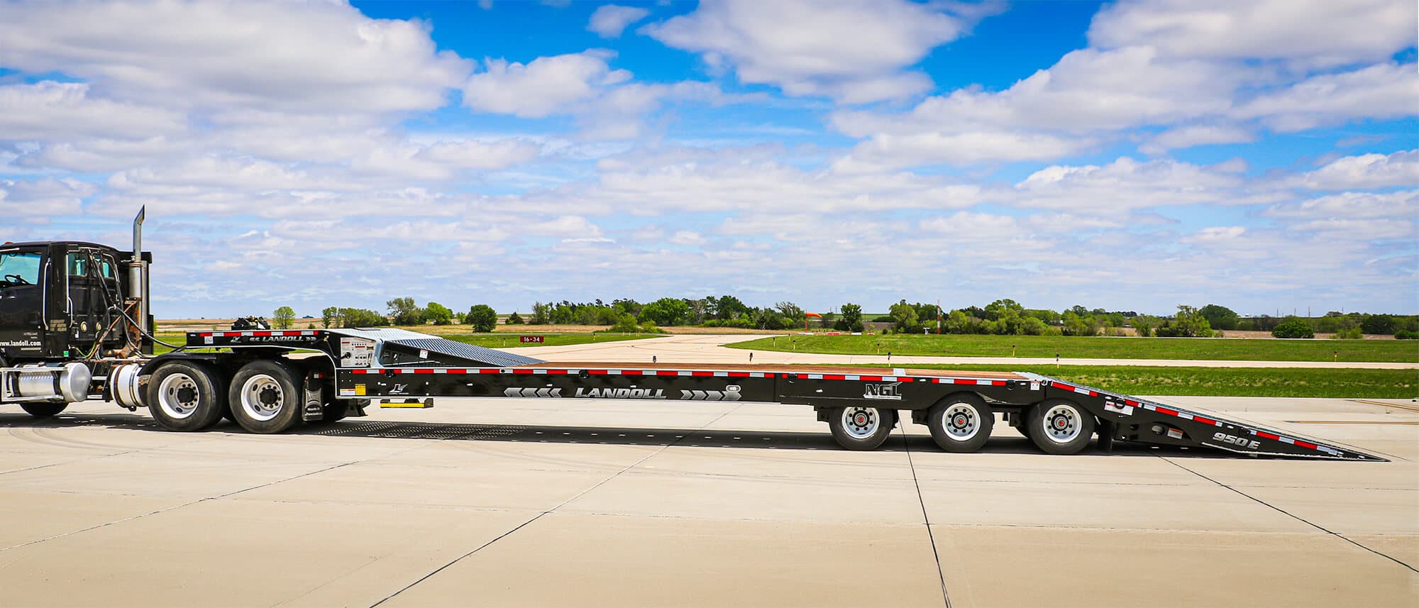 950 Traveling Tail Trailer trailer