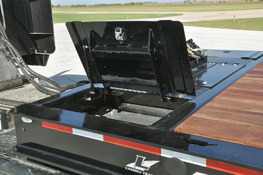 930E Traveling Tail Trailer trailer