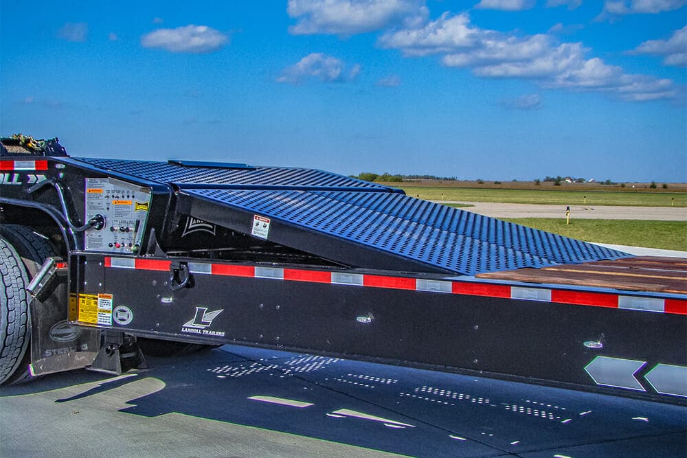 930E Traveling Tail Trailer trailer