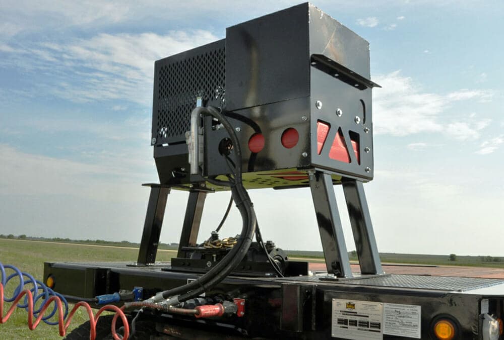 930E Traveling Tail Trailer trailer