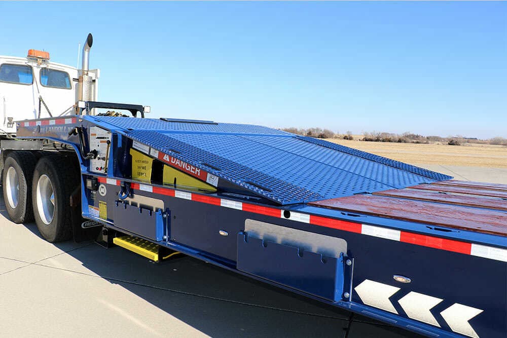 930E Traveling Tail Trailer trailer