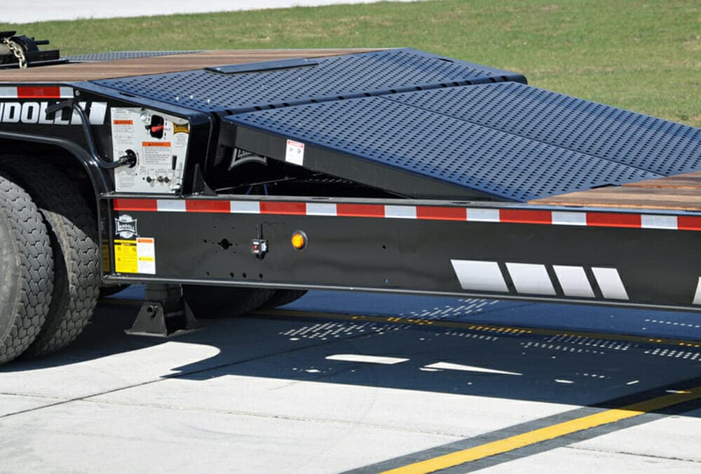930E Traveling Tail Trailer trailer